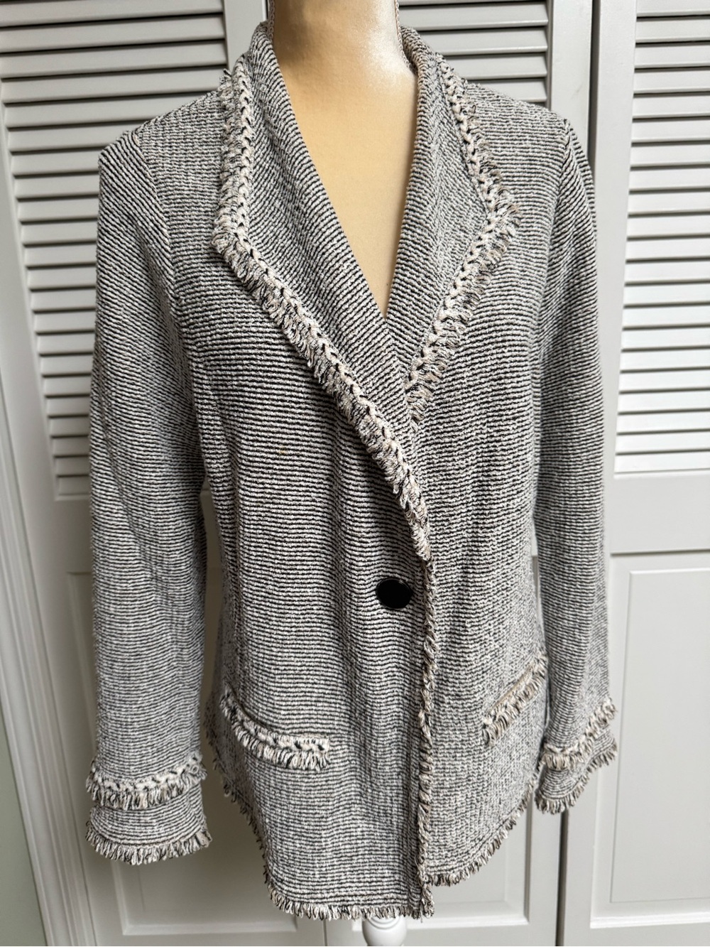 Chico's Black & White Fringe-Trim Knit Cardigan Blazer Size 2 (14) Like New.